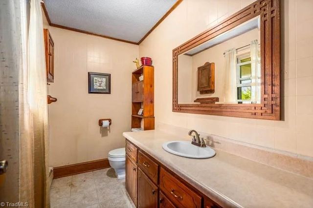 6585 Scarlet Oak Drive, Denton, NC 27239