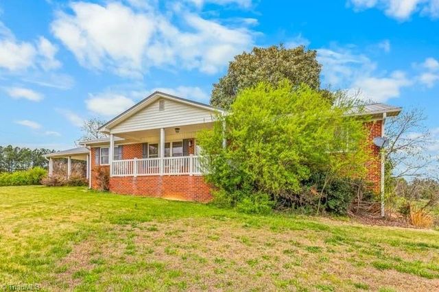 6585 Scarlet Oak Drive, Denton, NC 27239
