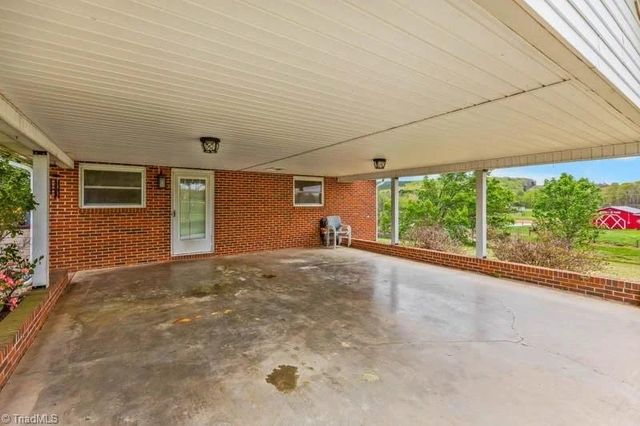 6585 Scarlet Oak Drive, Denton, NC 27239