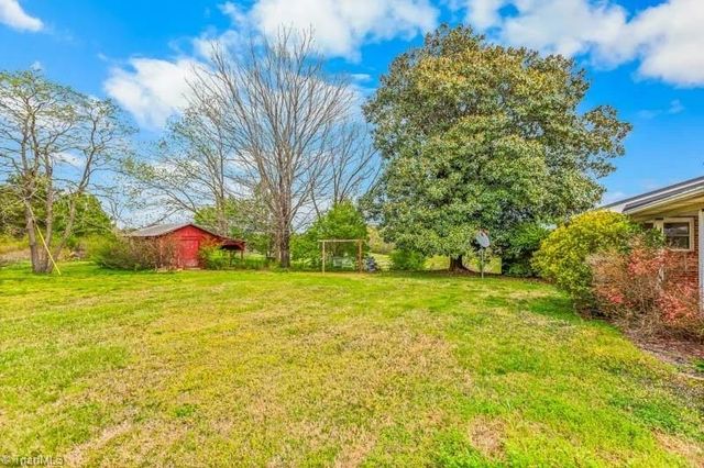 6585 Scarlet Oak Drive, Denton, NC 27239