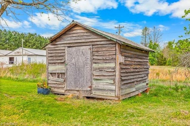 6585 Scarlet Oak Drive, Denton, NC 27239