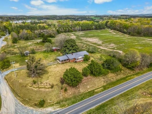 6585 Scarlet Oak Drive, Denton, NC 27239