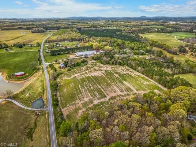 6585 Scarlet Oak Drive, Denton, NC 27239