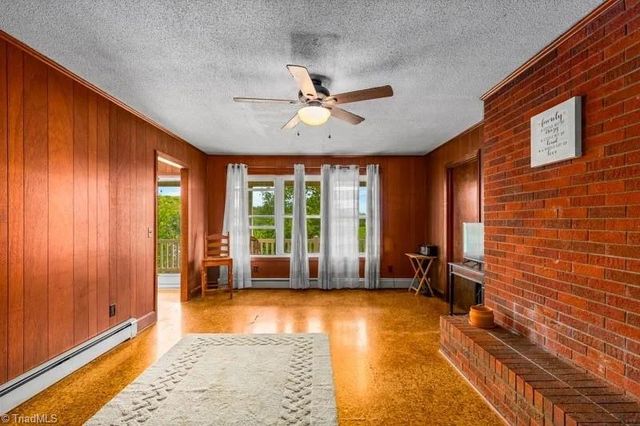 6585 Scarlet Oak Drive, Denton, NC 27239