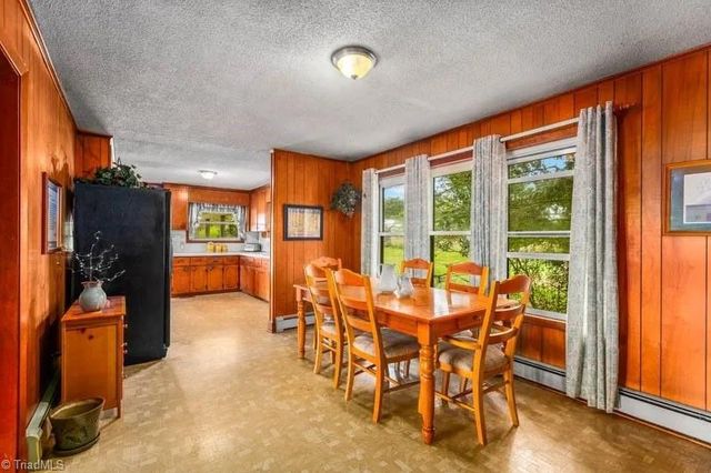 6585 Scarlet Oak Drive, Denton, NC 27239