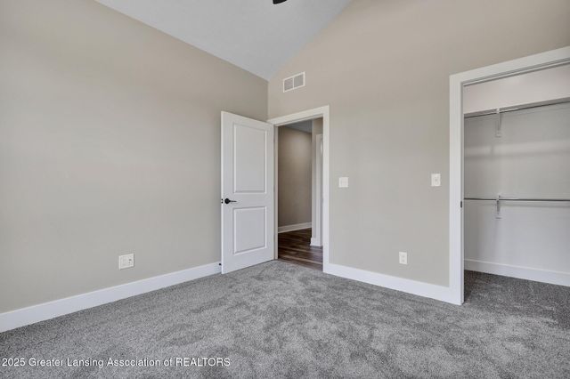 1128 Peninsula Drive, Grand Ledge, MI 48837