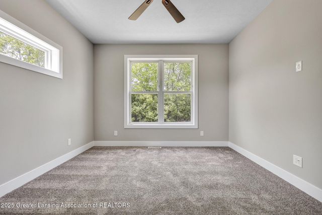 1128 Peninsula Drive, Grand Ledge, MI 48837