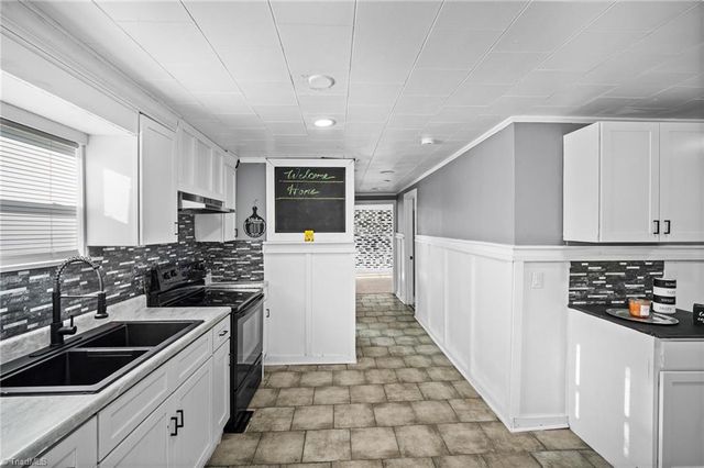 710 Edgewood Avenue, Thomasville, NC 27360