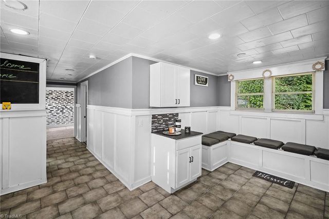 710 Edgewood Avenue, Thomasville, NC 27360