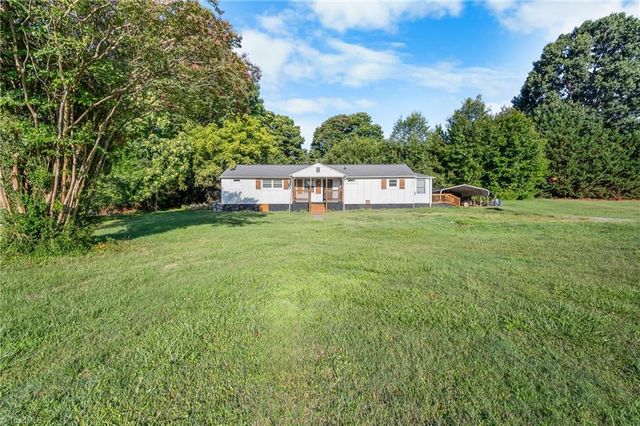 710 Edgewood Avenue, Thomasville, NC 27360