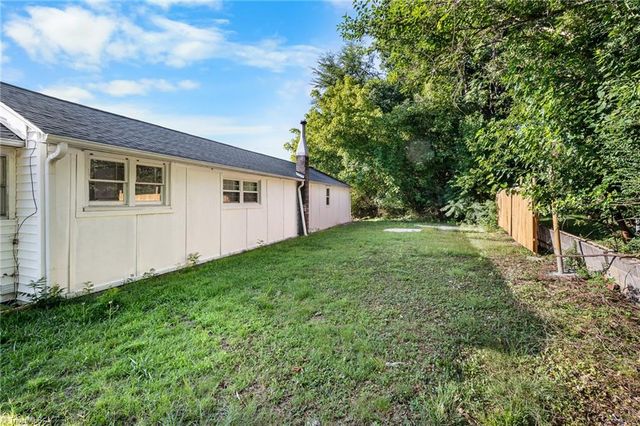 710 Edgewood Avenue, Thomasville, NC 27360