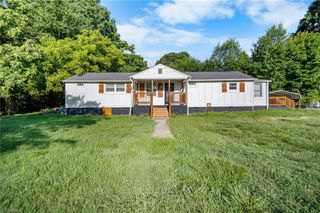 710 Edgewood Avenue, Thomasville, NC 27360