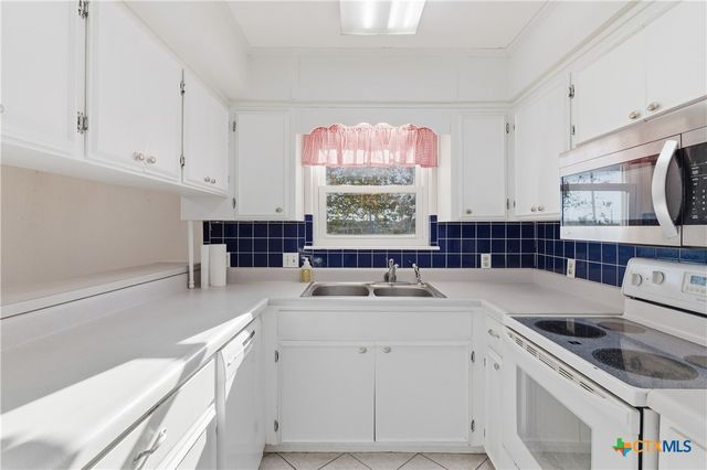 151 Hillside Street, Seguin, TX 78155