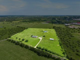 1240 Schumann Road, Bellville, TX 77418