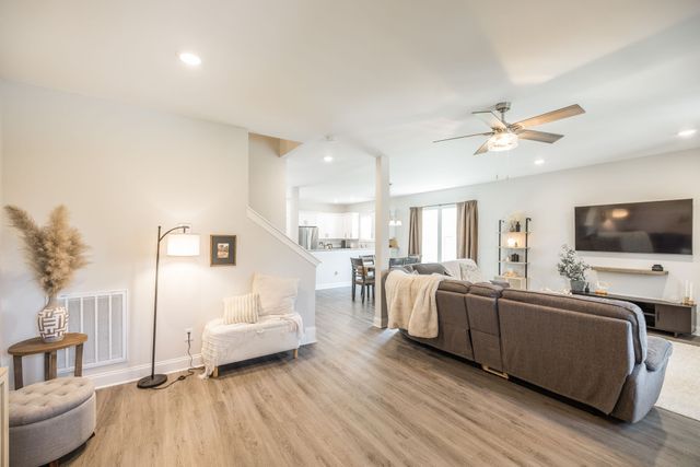 618 Tulip Cir, Gallatin, TN 37066