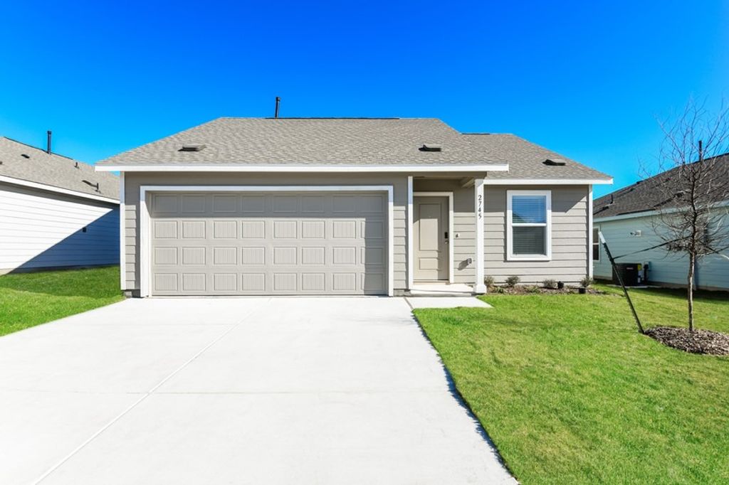 2745 Center Creek Lane, Fort Worth, TX 76108