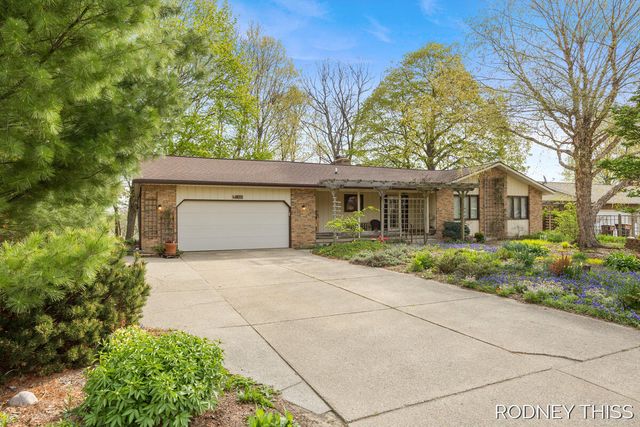 1445 Ridgewood Drive, Georgetown Twp, MI 49428