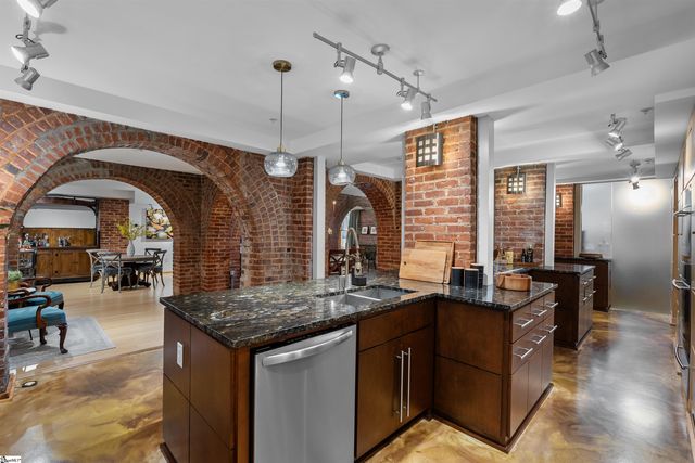 400 E Washington Street Unit 28, Greenville, SC 29601