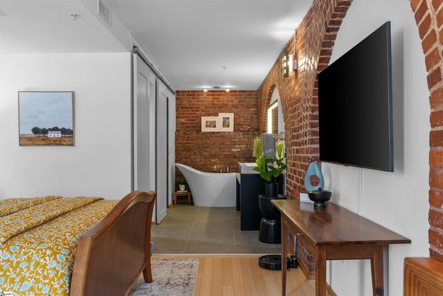 400 E Washington Street Unit 28, Greenville, SC 29601