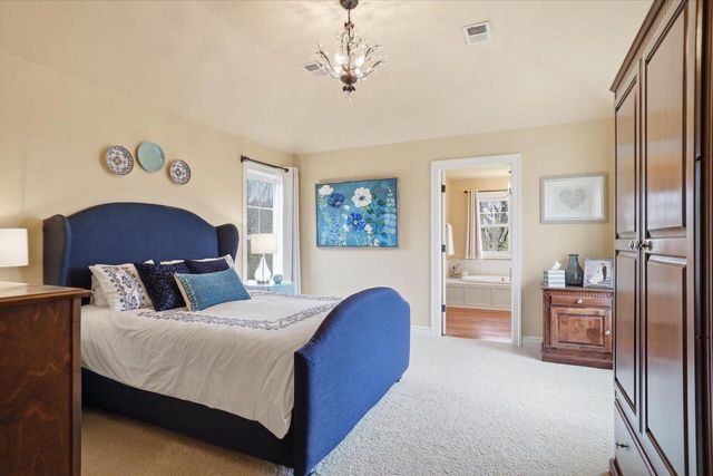 13015 Winterberry WAY, New Berlin, WI 53151