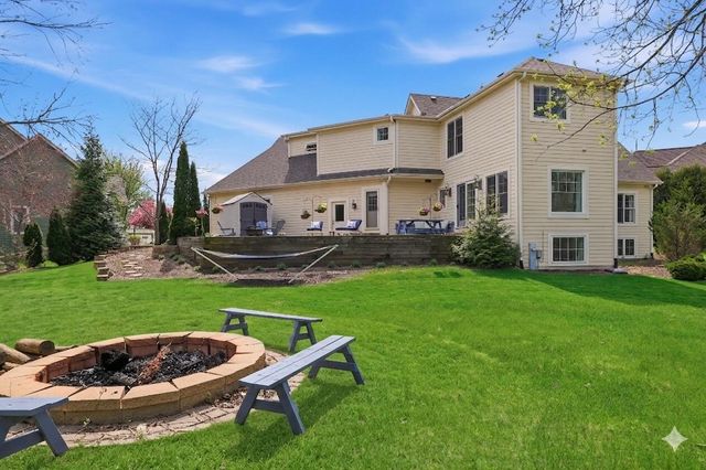 13015 Winterberry WAY, New Berlin, WI 53151