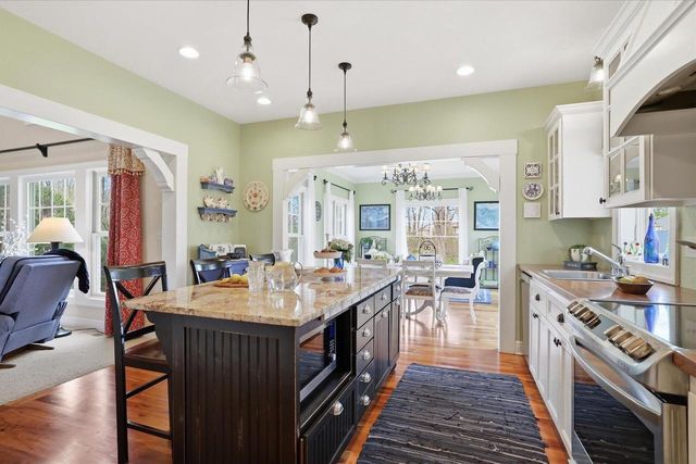 13015 Winterberry WAY, New Berlin, WI 53151