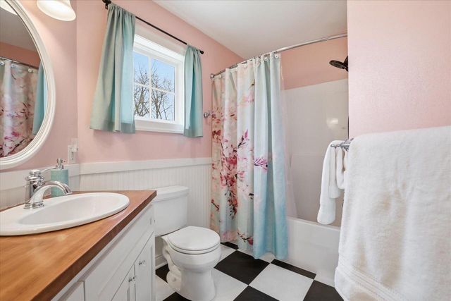 13015 Winterberry WAY, New Berlin, WI 53151