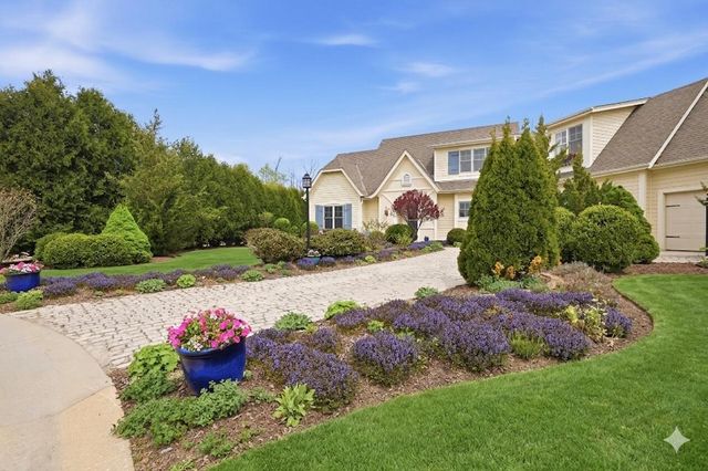 13015 Winterberry WAY, New Berlin, WI 53151