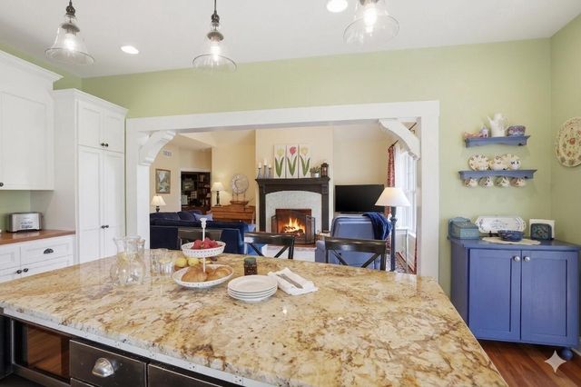 13015 Winterberry WAY, New Berlin, WI 53151