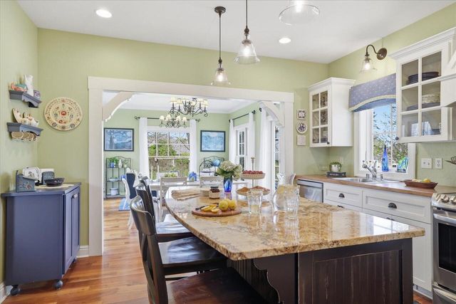 13015 Winterberry WAY, New Berlin, WI 53151