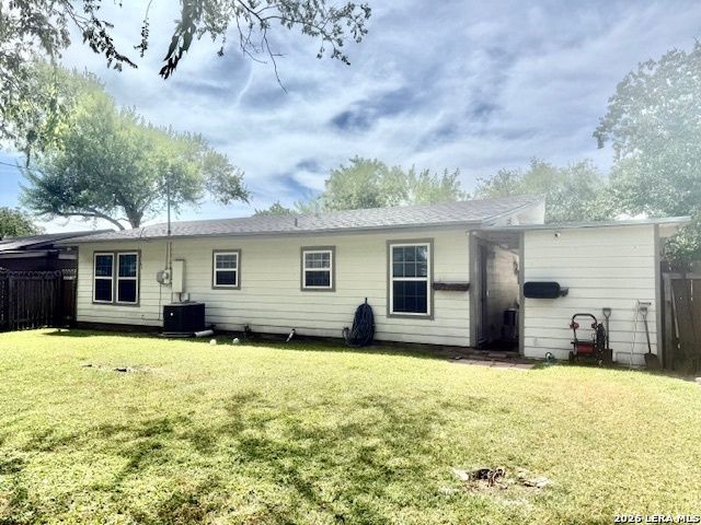 1011 E Hutchinson, Beeville, TX 78102