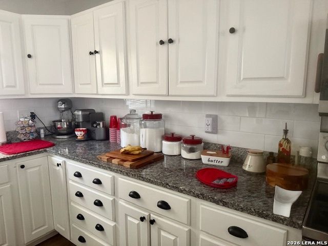 1011 E Hutchinson, Beeville, TX 78102