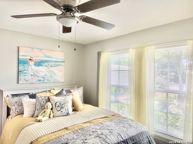 1011 E Hutchinson, Beeville, TX 78102