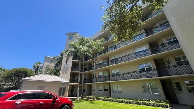26 Royal Palm Way 302, Boca Raton, FL 33432
