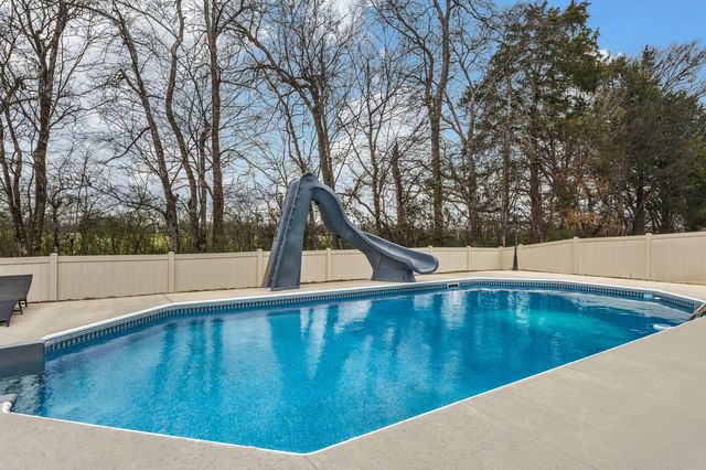 1413 Burrows Ave, Murfreesboro, TN 37129