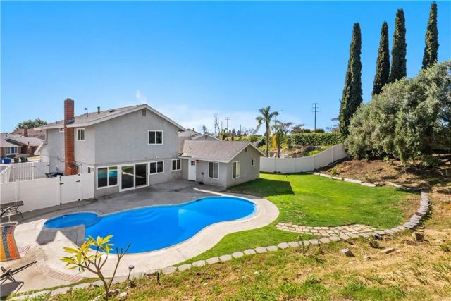 25801 Chapel Hill, Lake Forest, CA 92630