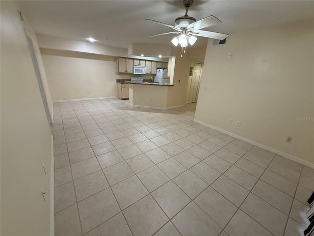 814 CREST PINES DRIVE 915, Orlando, FL 32828