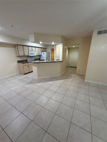 814 CREST PINES DRIVE 915, Orlando, FL 32828