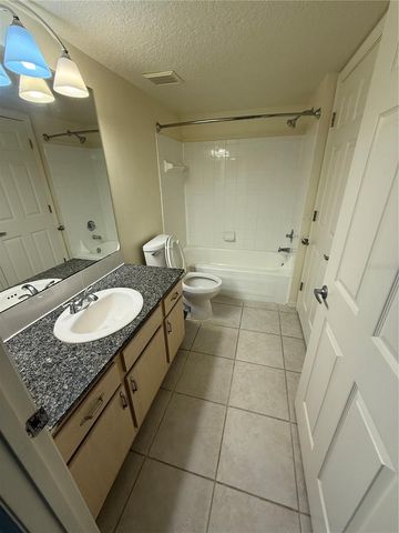 814 CREST PINES DRIVE 915, Orlando, FL 32828