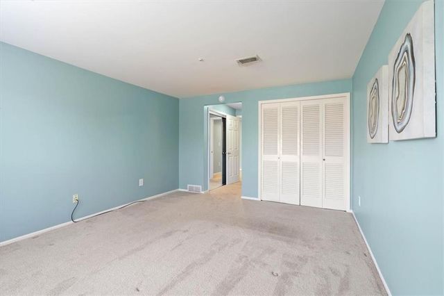 10712 Glenwood Street B, Overland Park, KS 66211