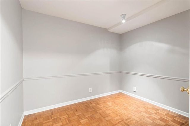 10712 Glenwood Street B, Overland Park, KS 66211