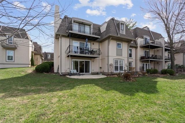 10712 Glenwood Street B, Overland Park, KS 66211