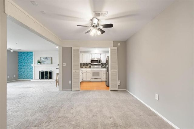 10712 Glenwood Street B, Overland Park, KS 66211