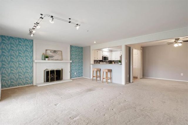 10712 Glenwood Street B, Overland Park, KS 66211