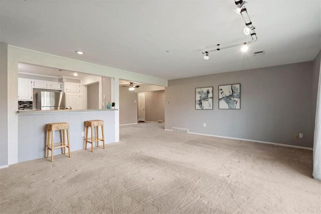 10712 Glenwood Street B, Overland Park, KS 66211