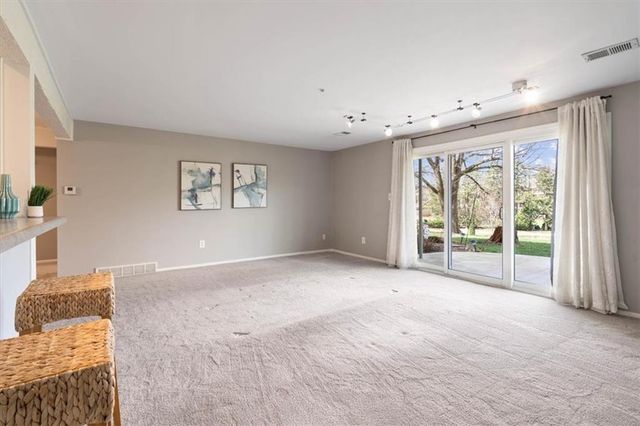 10712 Glenwood Street B, Overland Park, KS 66211