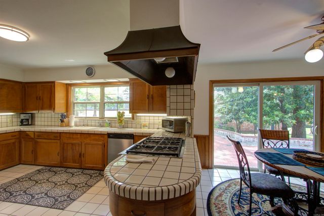 6 Country Club, Texarkana, AR 71854