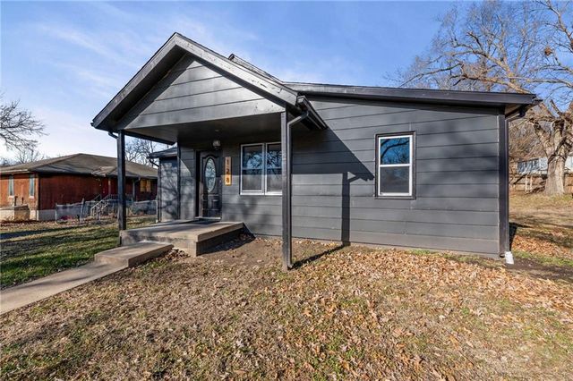 128 Logan Street, Leavenworth, KS 66048