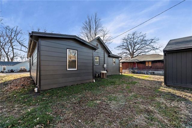 128 Logan Street, Leavenworth, KS 66048