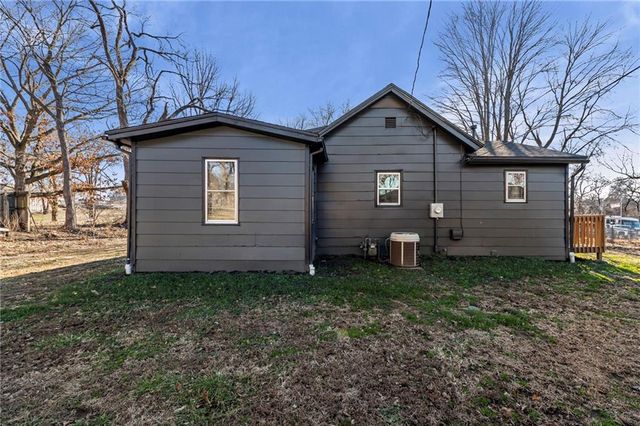 128 Logan Street, Leavenworth, KS 66048